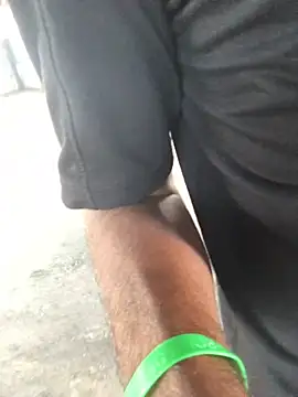 Snapshot of kavi1q1 chatting on October 9, 2025, 1:06 am kavi1q1 online show from October 9, 2025, 1:06 am