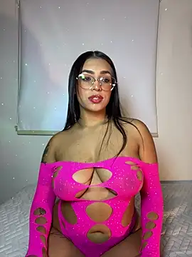 Linda Saenz  online show from July 25, 2026, 4:20 am