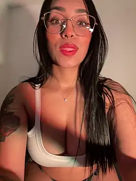 Linda Saenz  online show from July 27, 2026, 11:56 pm