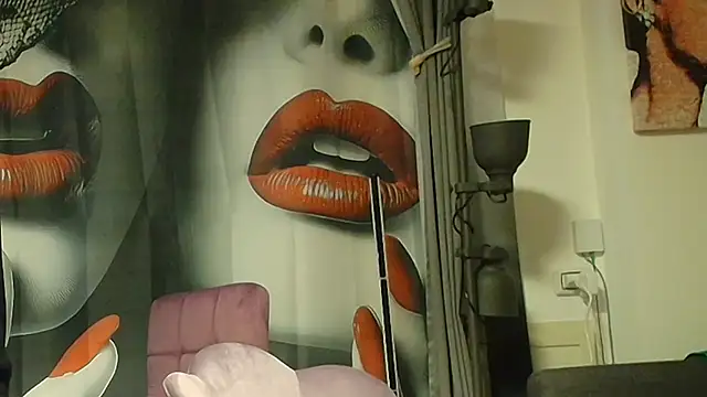 Snapshot of utopia2025 chatting on February 12, 2026, 6:07 pm utopia2025 online show from February 12, 2026, 6:07 pm