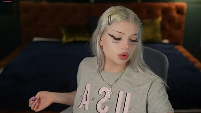 Snapshot of Yuki_sun chatting on November 22, 2025, 3:33 pm Yuki sun online show from November 22, 2025, 3:33 pm