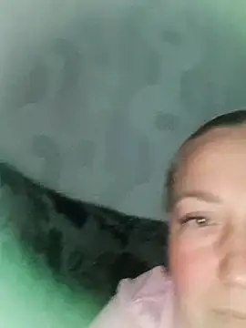 Kiss Eva online show from September 30, 2025, 1:50 pm