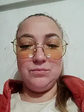 Kiss Eva online show from November 29, 2025, 5:46 pm