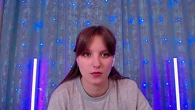 Leonaalove online show from December 18, 2025, 8:19 am