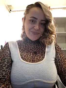 CurvyLust x online show from September 27, 2025, 2:45 pm