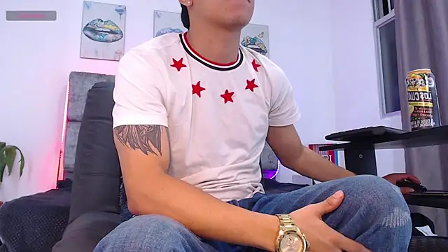 david santos16 online show from December 18, 2025, 1:22 am