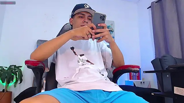 david santos16 online show from November 9, 2025, 4:49 am