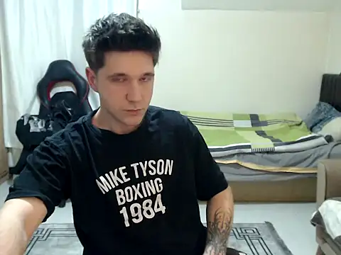 2handsomemann online show from February 4, 2026, 6:03 pm