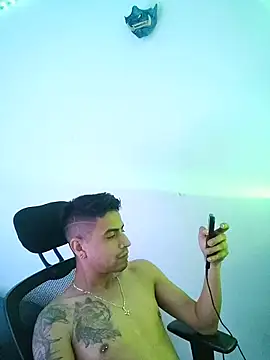 Snapshot of Juann-cock chatting on March 11, 2026, 2:05 am Juann-cock online show from March 11, 2026, 2:05 am