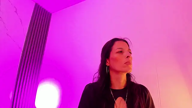 ShaunaDream online show from April 6, 2026, 9:05 pm