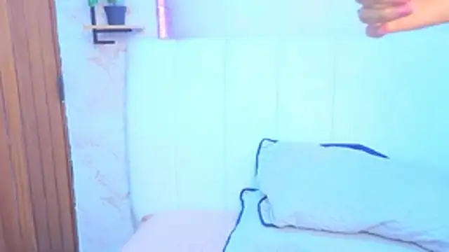 VioletxBloom online show from November 5, 2025, 8:12 pm