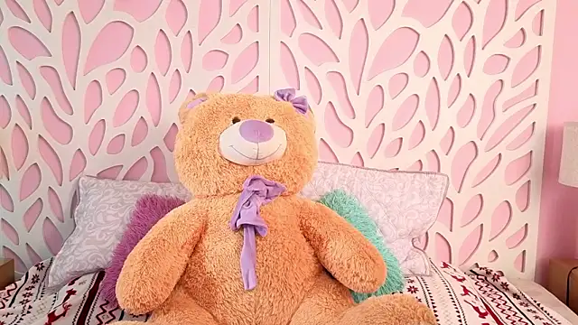 VioletxBloom online show from February 23, 2026, 7:47 pm