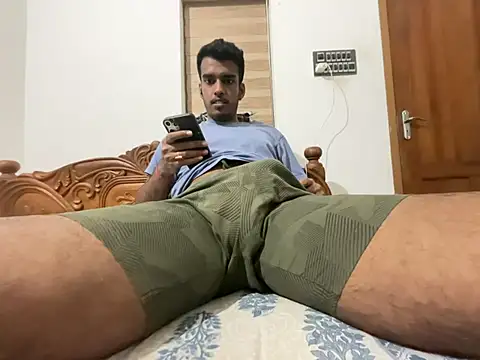 nivedthomas01 online show from February 12, 2026, 5:45 pm