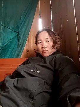 miumiu 00 online show from November 4, 2025, 6:39 am