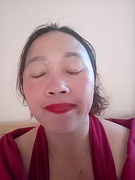 miumiu 00 online show from February 6, 2026, 9:49 am