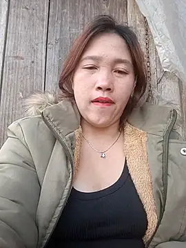 miumiu 00 online show from December 3, 2025, 1:50 am