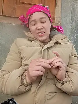 miumiu 00 online show from February 27, 2026, 2:23 am