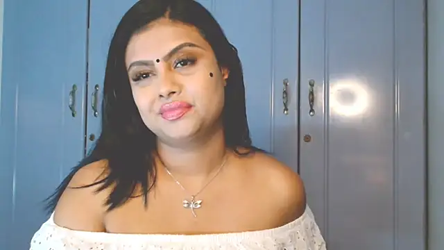 Indian GlowingMiax online show from October 6, 2025, 6:19 pm