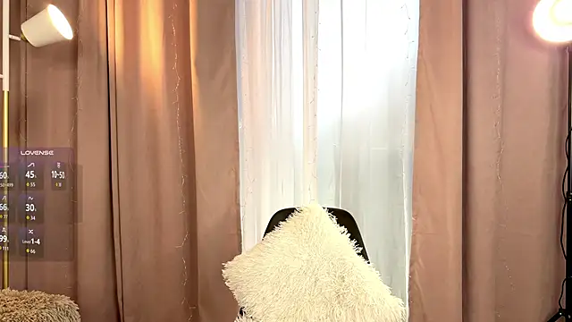 GlaydsLeveto online show from February 9, 2026, 4:21 am