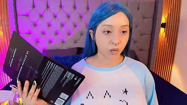 Suxan White  online show from March 25, 2026, 12:59 pm