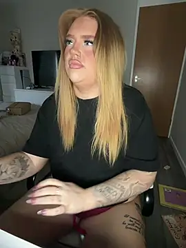 MysteriousMylaX online show from April 9, 2026, 2:01 pm