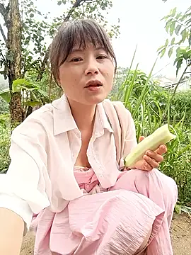 Snapshot of linda_bae00 chatting on May 19, 2026, 1:56 am linda bae00 online show from May 19, 2026, 1:56 am
