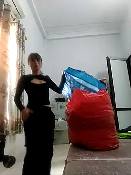 linda bae00 online show from October 10, 2025, 2:23 am