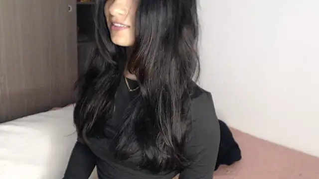   abrill   online show from November 6, 2025, 5:11 am