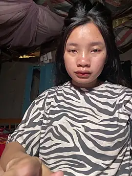 Snapshot of beobeo_2xx chatting on April 15, 2026, 9:15 am beobeo 2xx online show from April 15, 2026, 9:15 am