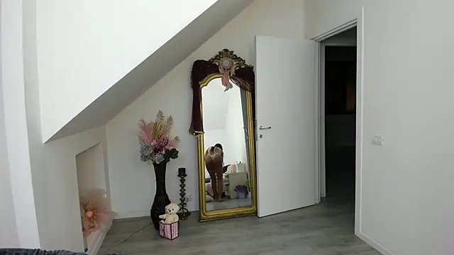 Ranya Evy online show from March 26, 2026, 4:16 pm