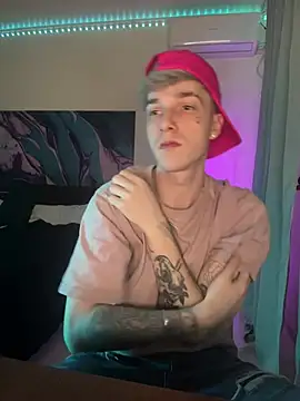 Snapshot of davesinner chatting on February 21, 2026, 5:42 am davesinner online show from February 21, 2026, 5:42 am