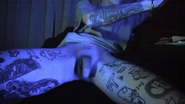 Snapshot of davesinner chatting on November 14, 2025, 2:15 am davesinner online show from November 14, 2025, 2:15 am