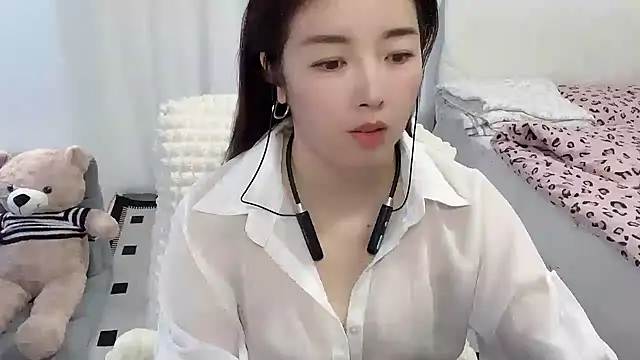 Xiali-166 online show from October 27, 2025, 4:02 am