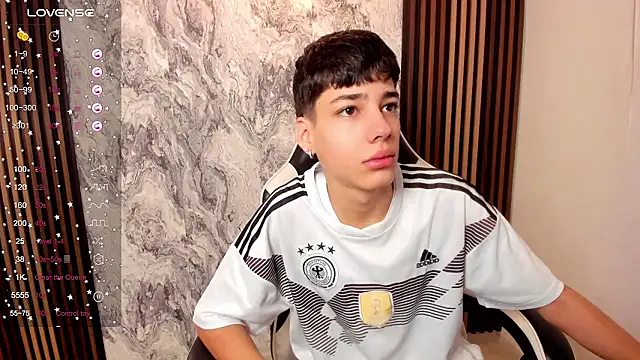 Snapshot of oblivion_deku chatting on January 17, 2026, 1:37 pm oblivion deku online show from January 17, 2026, 1:37 pm