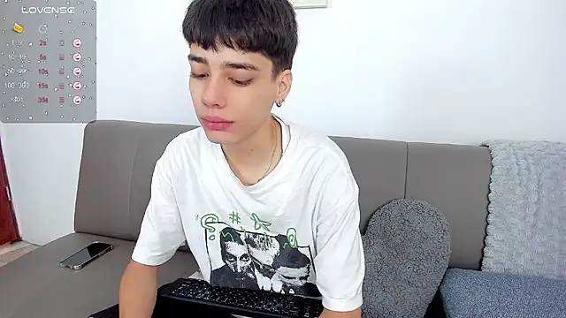 Snapshot of oblivion_deku chatting on January 18, 2026, 1:58 pm oblivion deku online show from January 18, 2026, 1:58 pm