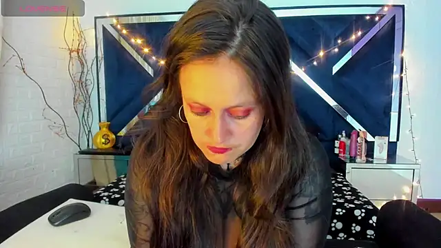 Morana  Hot online show from November 11, 2025, 4:51 am