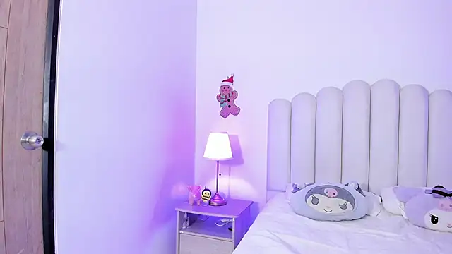 SofieBunnie online show from December 16, 2025, 10:14 pm