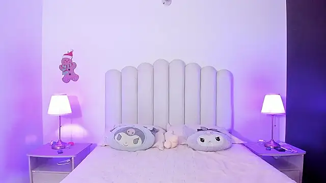 SofieBunnie online show from March 18, 2026, 11:05 pm