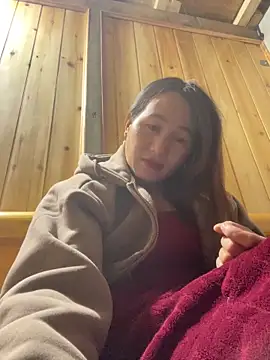 phungtiti online show from December 5, 2025, 1:43 pm