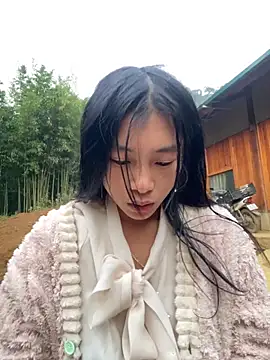 EmLy02 online show from November 21, 2025, 11:26 pm