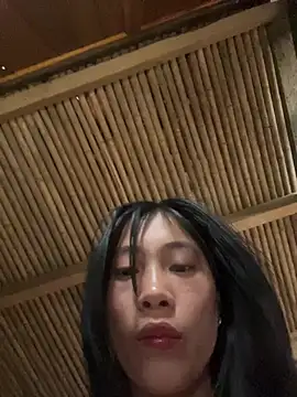 Snapshot of EmLy02 chatting on April 11, 2026, 8:40 am EmLy02 online show from April 11, 2026, 8:40 am