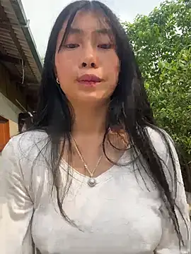 Snapshot of EmLy02 chatting on April 4, 2026, 2:18 am EmLy02 online show from April 4, 2026, 2:18 am