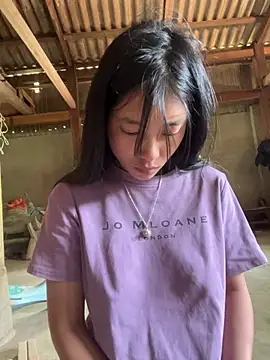 Snapshot of EmLy02 chatting on April 10, 2026, 4:19 am EmLy02 online show from April 10, 2026, 4:19 am