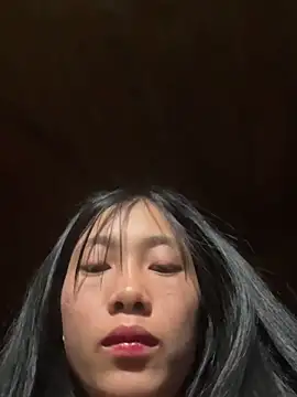 Snapshot of EmLy02 chatting on April 11, 2026, 1:13 am EmLy02 online show from April 11, 2026, 1:13 am