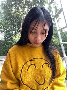 Snapshot of EmLy02 chatting on March 5, 2026, 3:14 am EmLy02 online show from March 5, 2026, 3:14 am