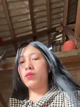 Snapshot of EmLy02 chatting on April 3, 2026, 1:01 am EmLy02 online show from April 3, 2026, 1:01 am