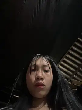 Snapshot of EmLy02 chatting on April 8, 2026, 1:29 am EmLy02 online show from April 8, 2026, 1:29 am