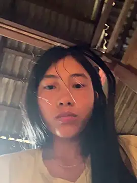 EmLy02 online show from July 27, 2026, 10:44 am