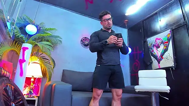 dennis cox1 online show from September 9, 2025, 9:08 am