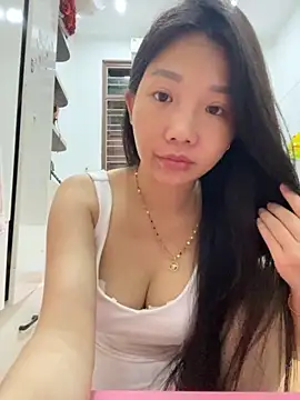 Miumieu online show from November 17, 2025, 12:31 pm